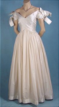 Colonial wedding dress